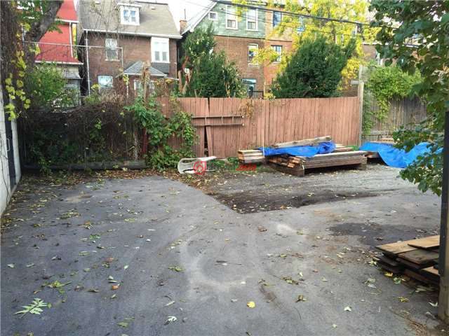 652 gerrard street, toronto, ontario, canada                  约